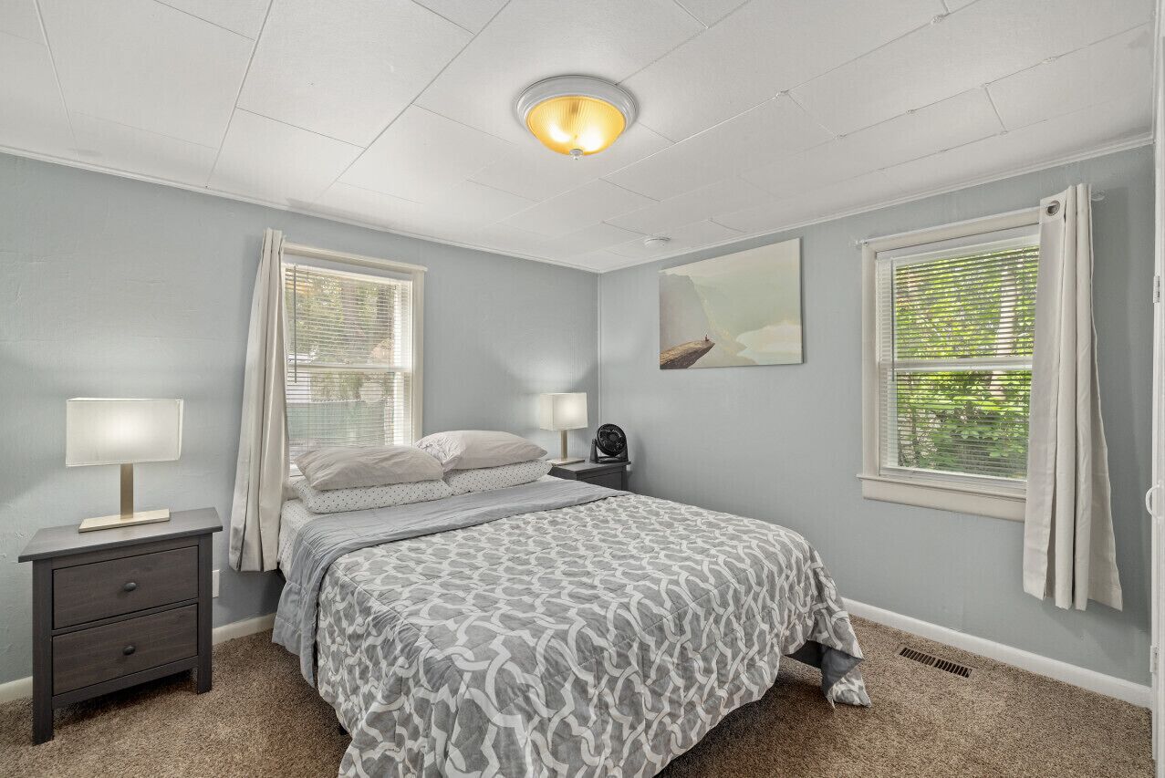 1 室のベッドルーム、デスク、アイロン / アイロン台、WiFi (無料)