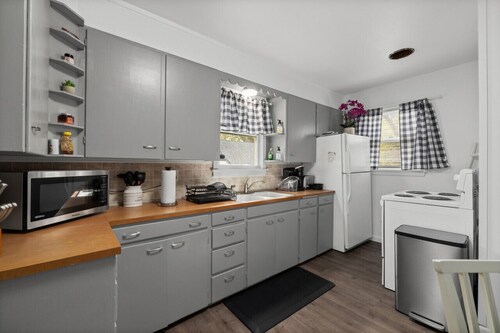 Big Green Charming Retreat