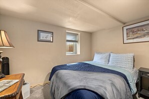 1 bedroom, desk, iron/ironing board, free WiFi