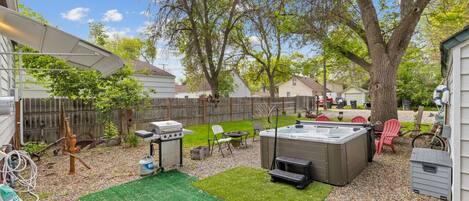 Bañera de hidromasaje al aire libre