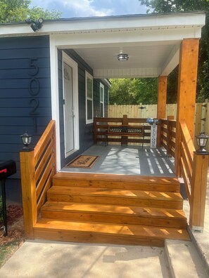 Exterior detail - Maci's Corner (Birmingham)