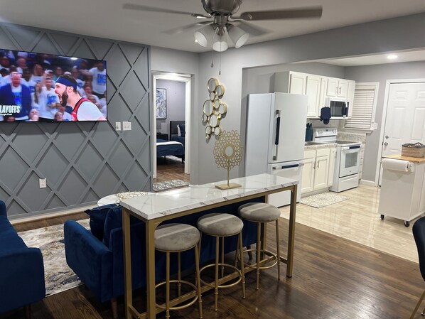 Interior - Maci's Corner (Birmingham)