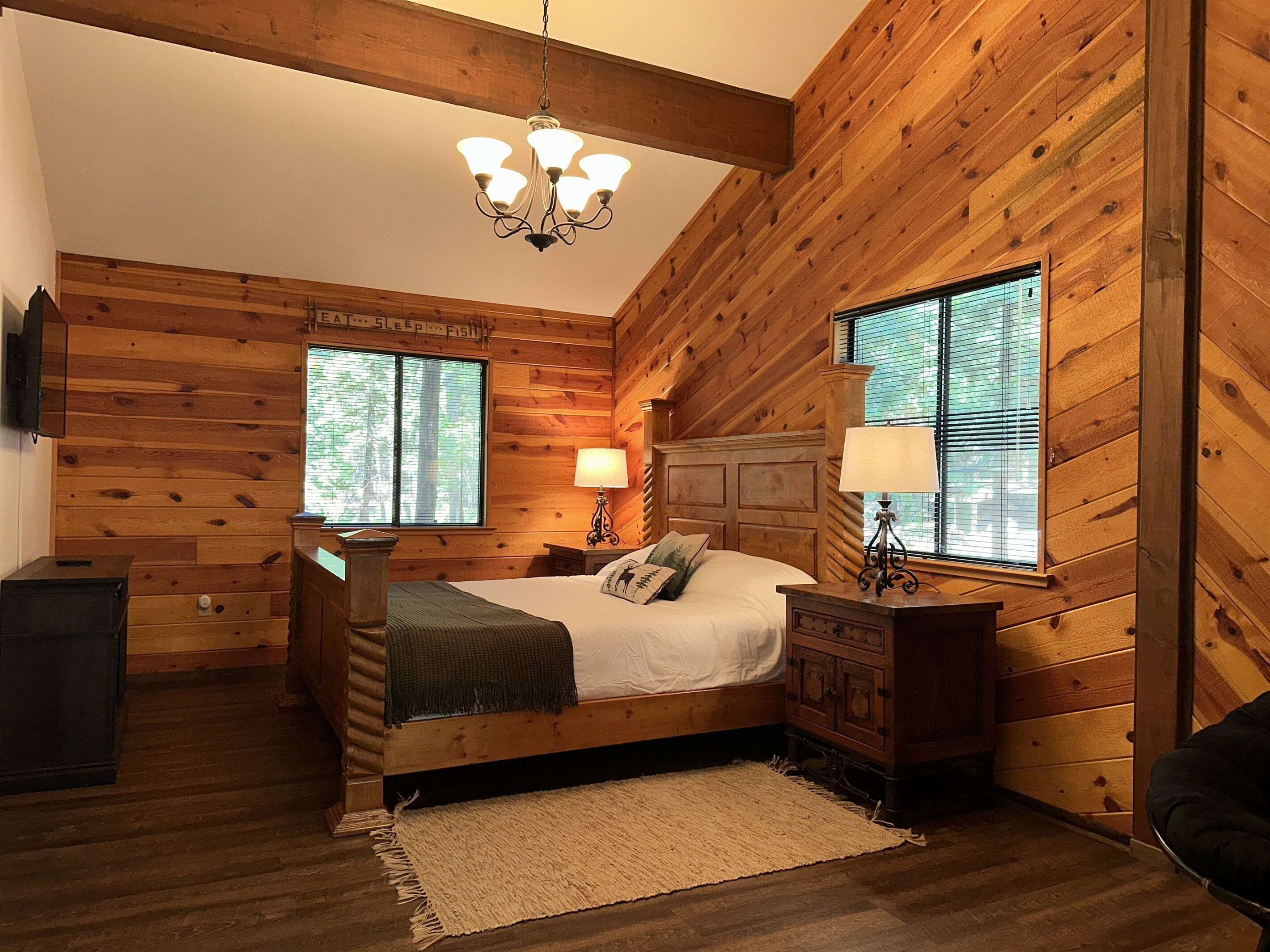 4 Schlafzimmer, Reisekinderbett, kostenloses WLAN, Bettwäsche