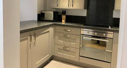 Selwood Cottage; A rural retreat on the outskirts of Frome, near Longleat Safari Park and Bath!