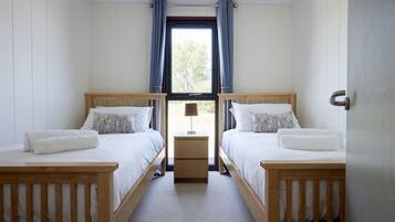 3 chambres, fer et planche à repasser, Wi-Fi gratuit, draps fournis