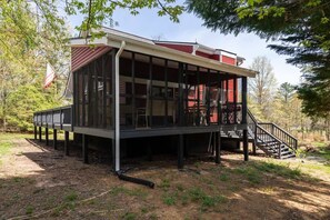 Unclassified image, 2 of 51, button