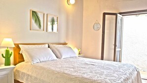 Unclassified image, 4 of 44, button - JUNGLE HOUSE FLAMINGO- P1060 (Santa Margherita di Pula)