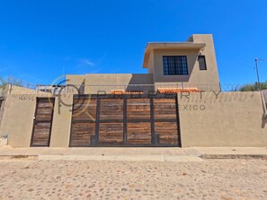 Exterior - Beautiful house steps from the beach (Corral del Risco)