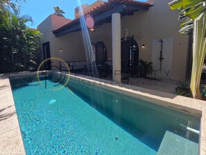 Pool - Beautiful house steps from the beach (Corral del Risco)
