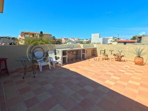 Outdoor dining - Beautiful house steps from the beach (Corral del Risco)