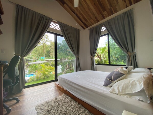 2 dormitorios, escritorio, tabla de planchar con plancha y wifi