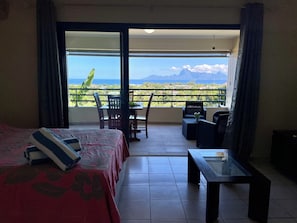 مكواة/لوح كي وواي فاي وملاءات أسرّة