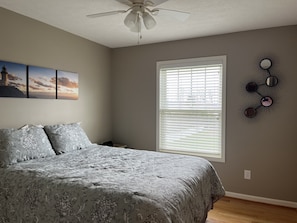 3 soverom, strykejern/-brett, wi-fi og sengetøy