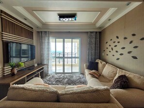 Smart TV, ping pong - Apartamento Espaçoso e Completo Para Família no Aquárius (Jardim Alvorada São José dos Campos)