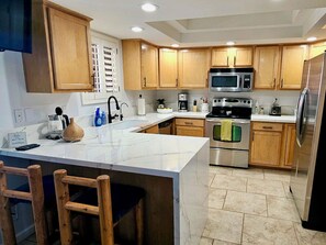 Mikrowelle, Ofen, Herdplatte, Geschirrspüler