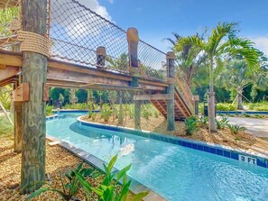 A heated pool - Modern 4BR Home with Private Pool near Disney (Kissimmee)