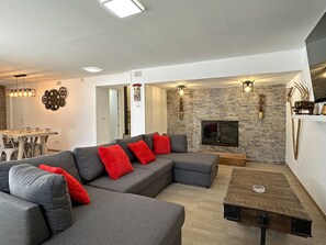 Smart-tv en een open haard