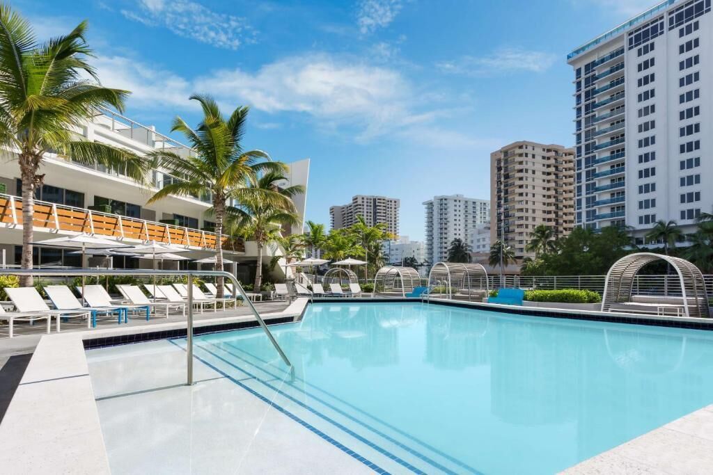 3 Queen Bed Units in The Gates Hotel South Beach. Minutes to Jungle Island!