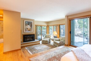 4 quartos, escrivaninha, ferros/tábuas de passar roupa