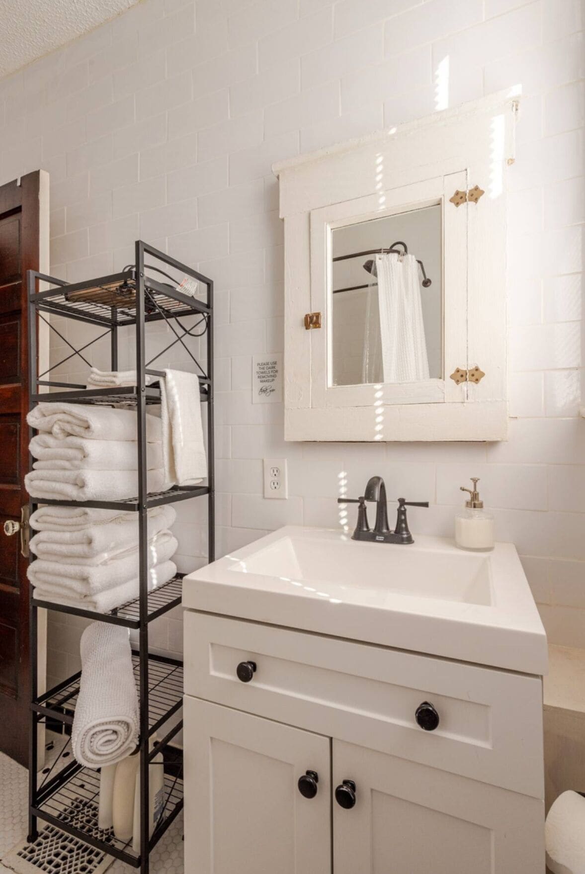 淋浴设施、吹风机、毛巾、肥皂