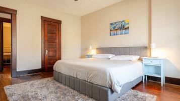 2 bedrooms, iron/ironing board, travel cot, free WiFi