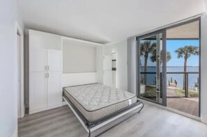 1 slaapkamer, een strijkplank/strijkijzer, gratis wifi, beddengoed