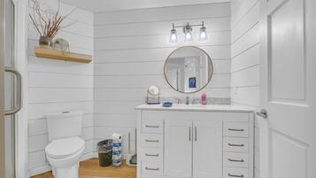 淋浴設備、風筒、提供毛巾