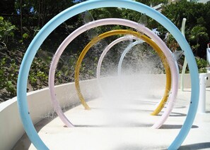 Children’s area - "Beachfront Bliss: Luxe Resort Apartment in Cancun's Prime Hotel Zone!" Sleeps 7 (Cancún)