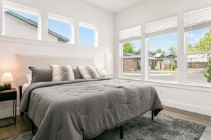 2 chambres, fer et planche à repasser, Wi-Fi gratuit, draps fournis