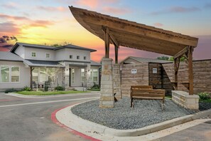 Exterior - Nobel Haus | 2/2, King Beds, Hot Tub, Washer/Dryer, Full Kitchen, Great Location (Fredericksburg)