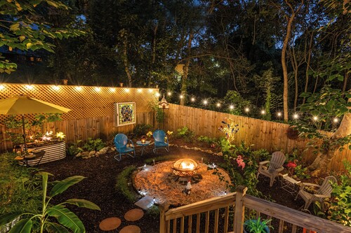 Creole Cottage | 2/1 | Pet Friendly w/ Fee, Walk to Downtown, Grill, Washer/Dryer