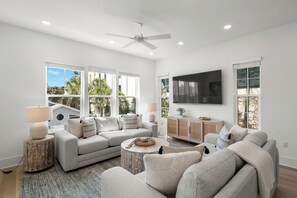 Akoya House at The Gemma | Living area - The Gemma by Brightwild (Clearwater Beach)
