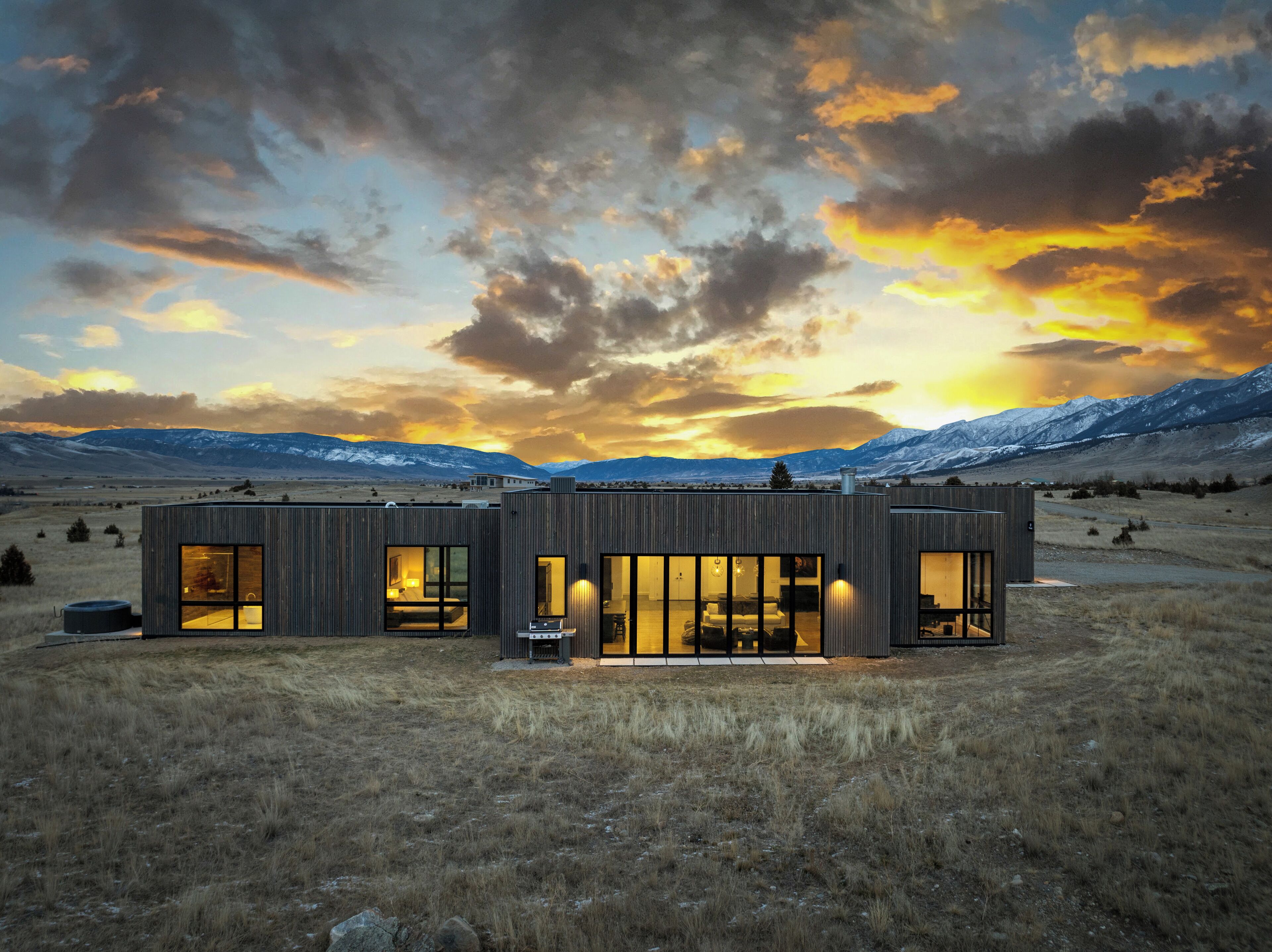 Modern Montana Valley Hideaway w/ Hot Tub