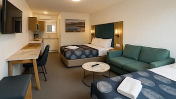 Soundproofing, free WiFi, bed sheets