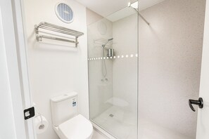 Soundproofing, free WiFi, bed sheets - Eildon Lake Motel (Eildon)