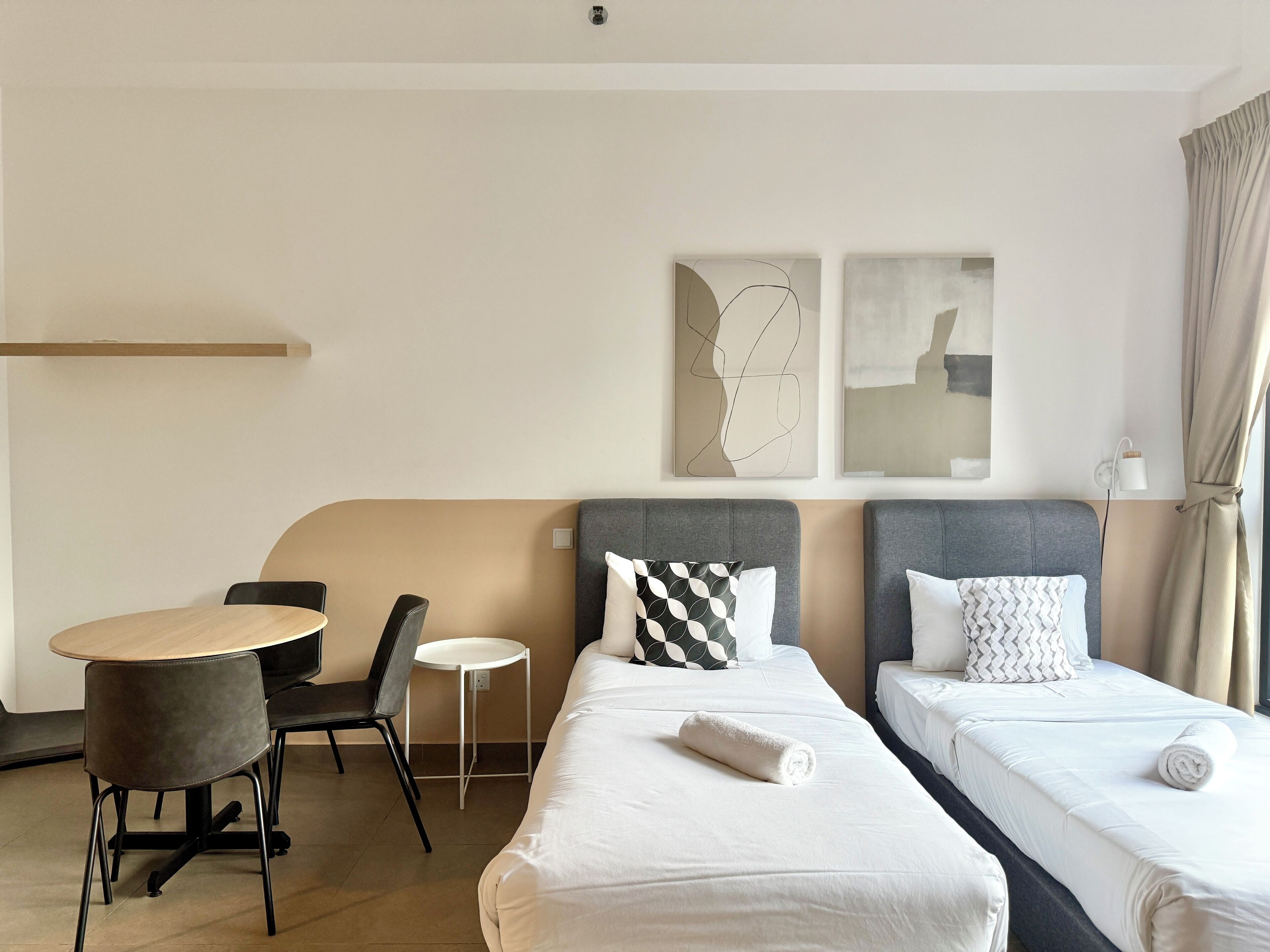 Fer et planche à repasser, Wi-Fi gratuit, draps fournis