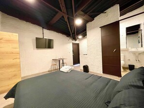 套房 | 1 多间卧室、高档床上用品、羽绒被、熨斗/熨板