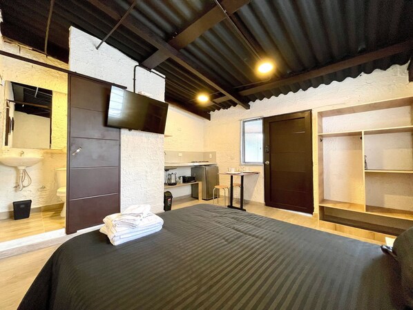 1 bedroom, premium bedding, down comforters, iron/ironing board