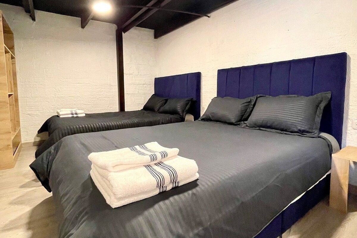 Suite | 1 bedroom, premium bedding, down duvets, iron/ironing board