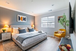 3 dormitoris, escriptori, planxa i posts de planxar i wifi gratuïta