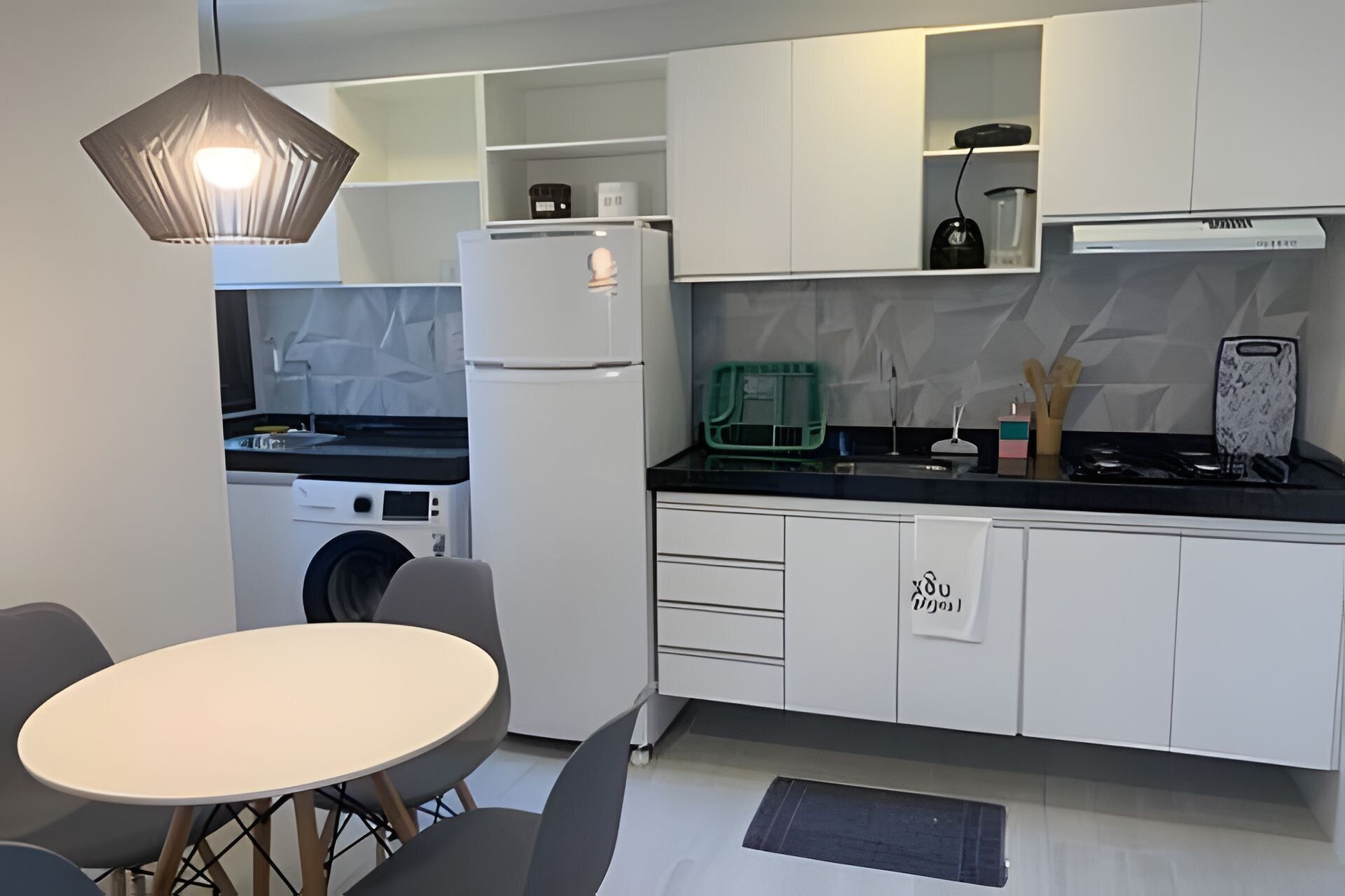Apartamento térreo | Cucina privata | Frigorifero, microonde, macchina per tè/caffè
