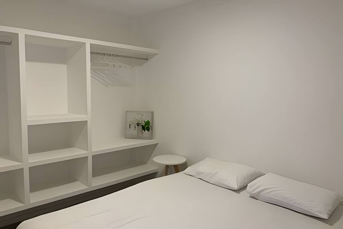 Apartment | Hochwertige Bettwaren, Verdunkelungsvorhänge, Bügeleisen/Bügelbrett