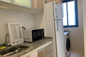 公寓 | 私人厨房 | 冰箱、微波炉、炉灶、茶具/咖啡用具