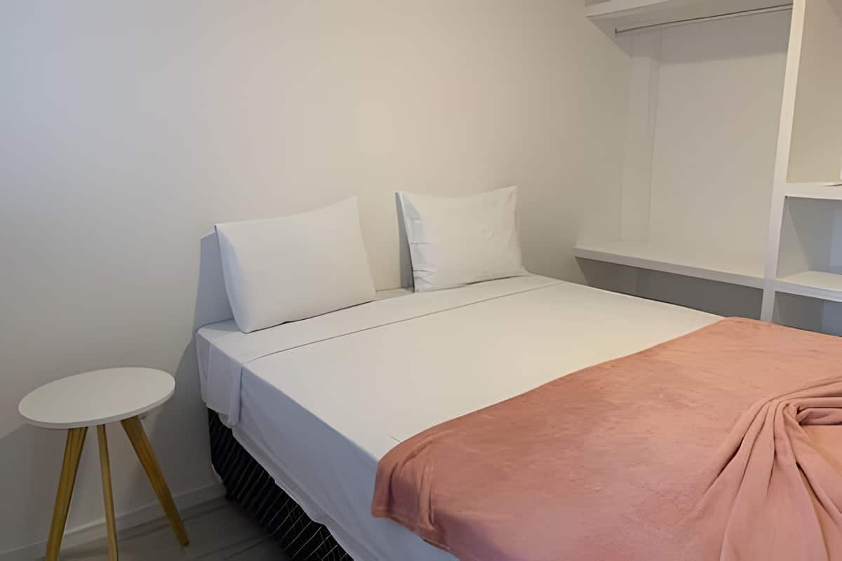 Apartment | Premium bedding, blackout drapes, iron/ironing board, free WiFi
