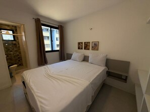 Comfort-Apartment | Hochwertige Bettwaren, Verdunkelungsvorhänge, Bügeleisen/Bügelbrett