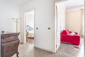 3 bedrooms, iron/ironing board, bed sheets