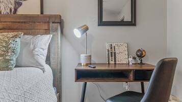 1 chambre, fer et planche à repasser, lit parapluie, Wi-Fi