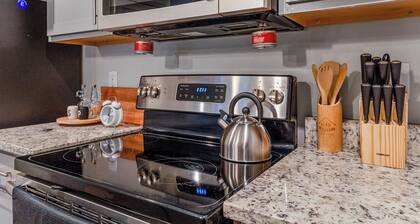 Gate 9 3 mins-Shop 3 minutes. UAH 5 minutes- Perfect for a Mid term Traveler.