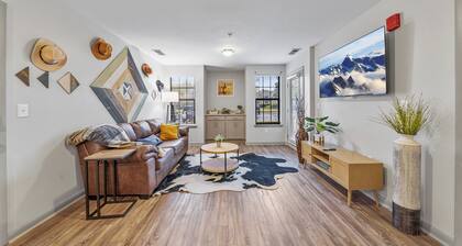 Gate 9 3 mins-Shop 3 minutes. UAH 5 minutes- Perfect for a Mid term Traveler.