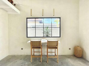 Villa, 1 soverom | Oppholdsområde | Flatskjerm-TV